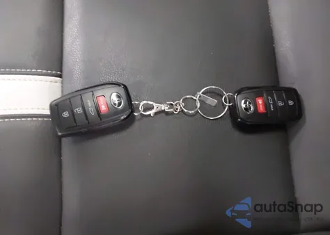 2025 Toyota Camry Se z USA, uszkodzony, nr VIN 4T1DBADK7SU526548